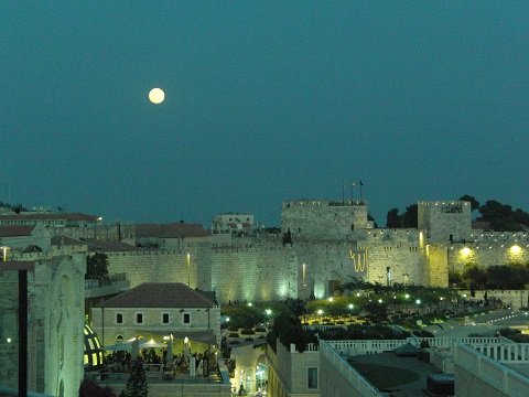 Full moon rises over the Old City of Jerusalem, Israel | © Melech ben Ya'aqov, Karaite Insights